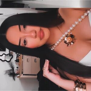 Meet your Posher, Mercedes